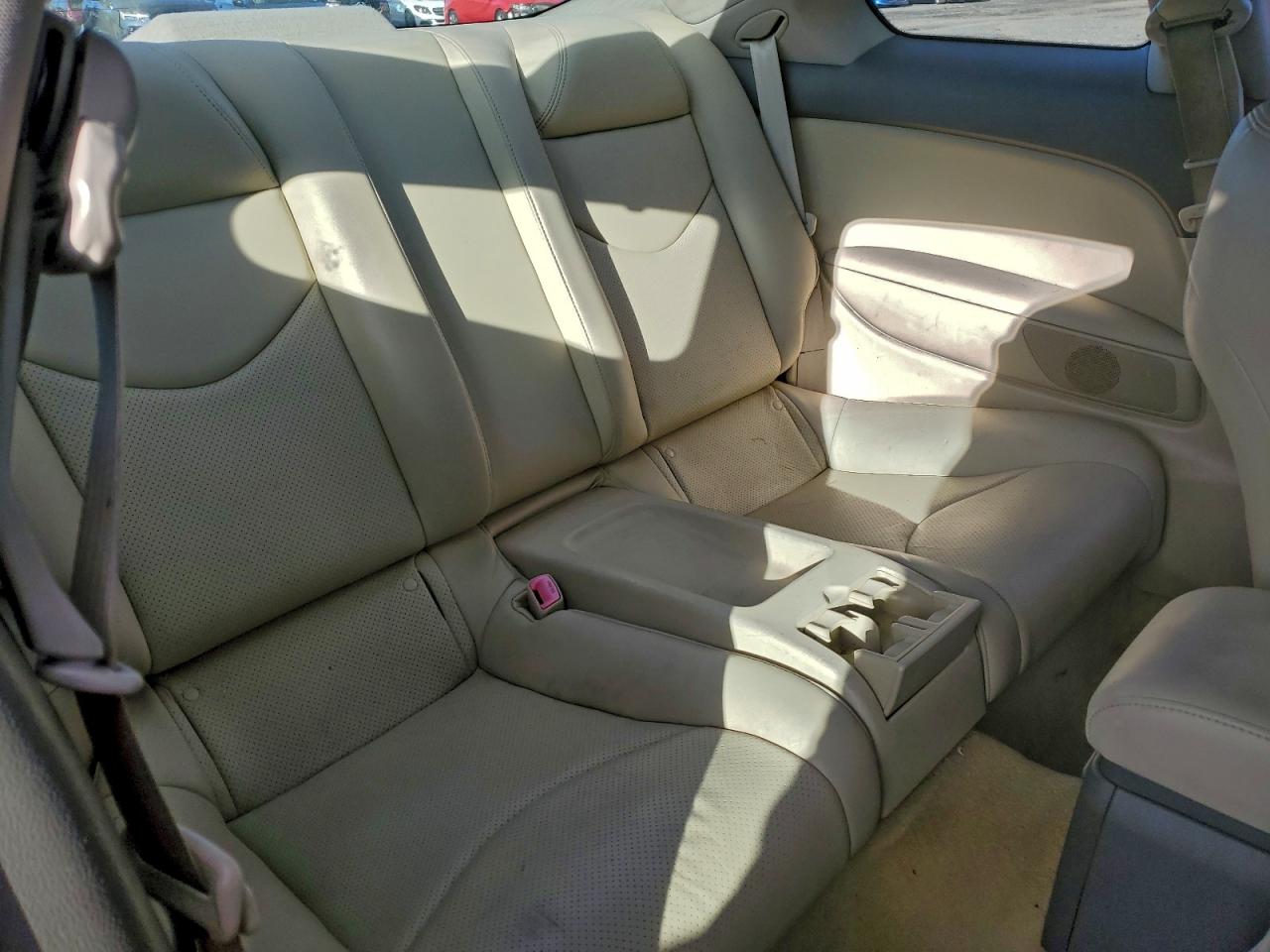 2009 INFINITI G37 photo 10
