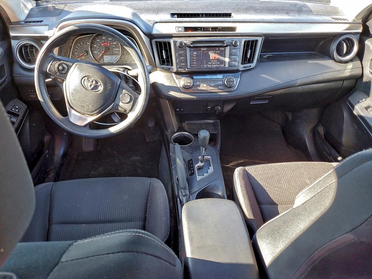 2015 TOYOTA RAV4 XLE photo 8