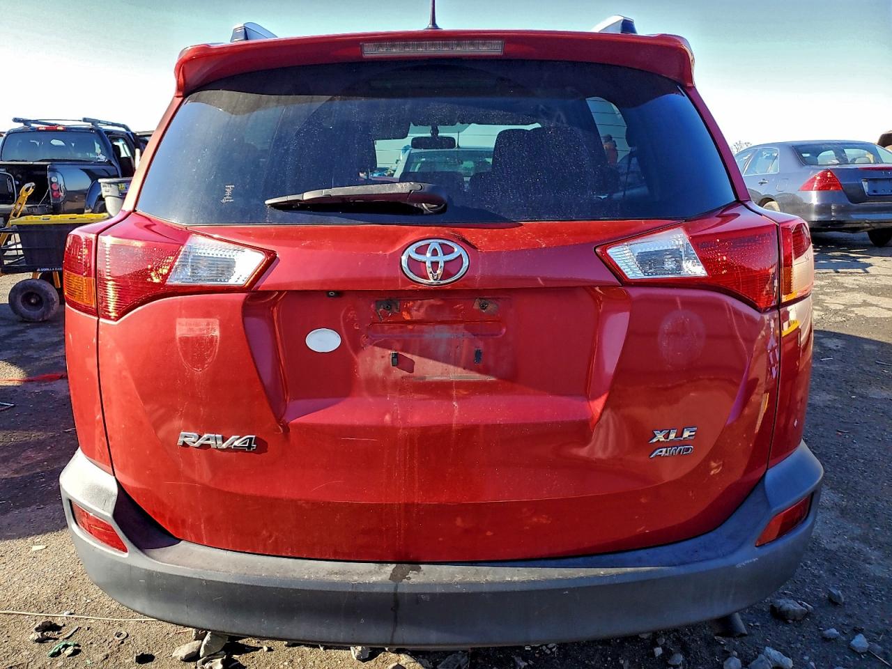 2015 TOYOTA RAV4 XLE photo 6