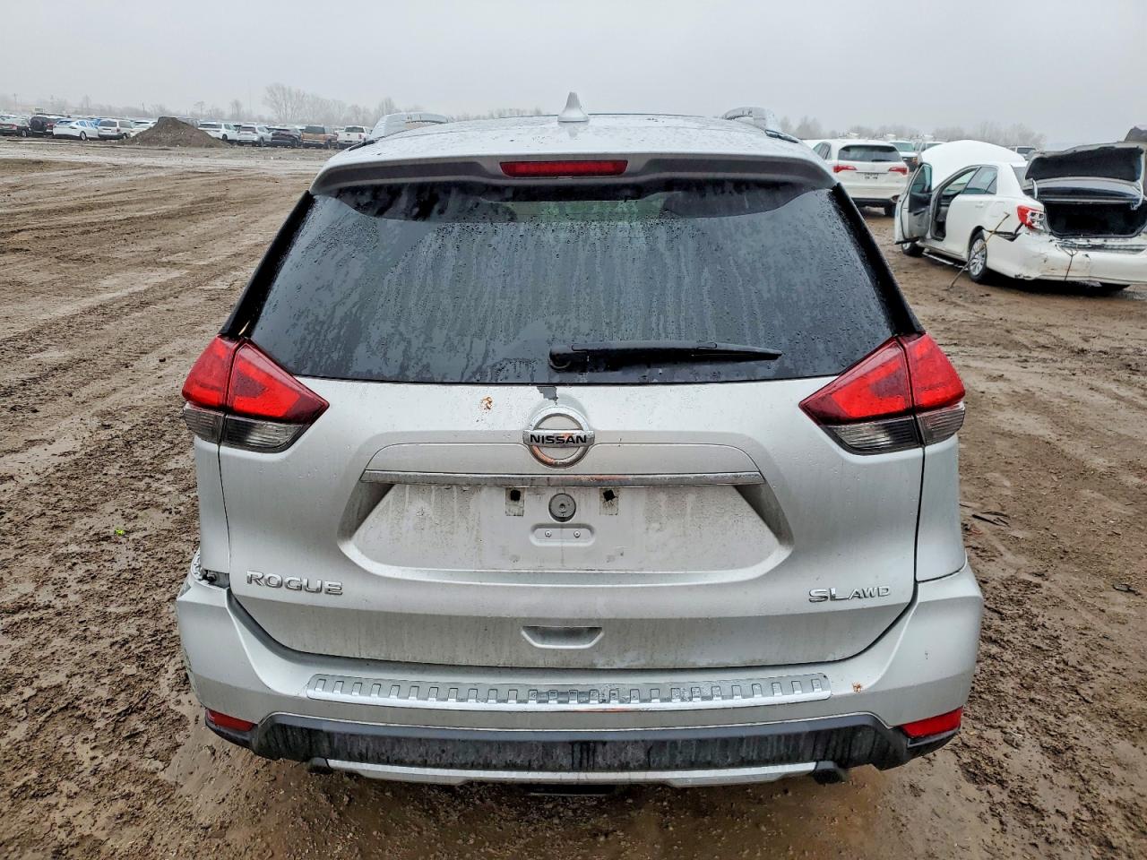 2017 NISSAN ROGUE SV photo 6