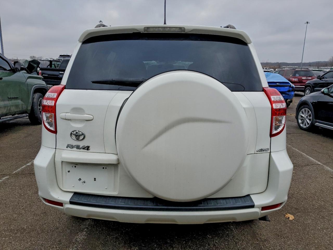 2011 TOYOTA RAV4 photo 11