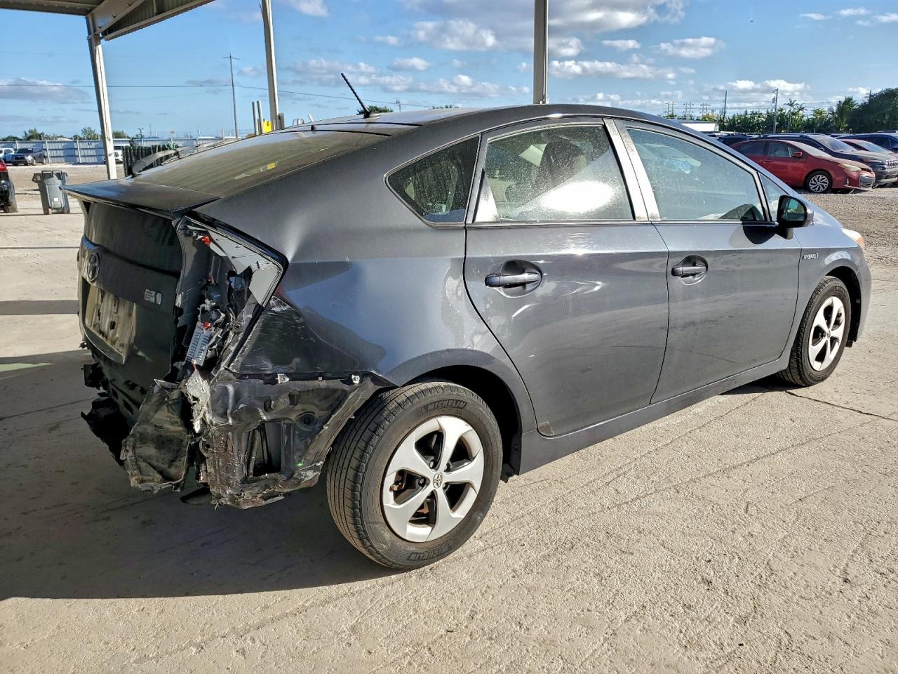 2015 TOYOTA PRIUS TWO photo 3
