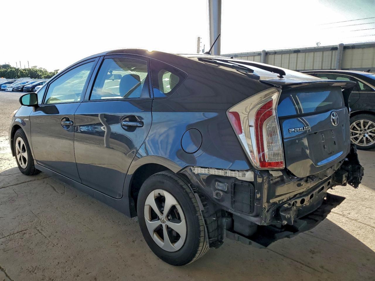 2015 TOYOTA PRIUS TWO photo 2