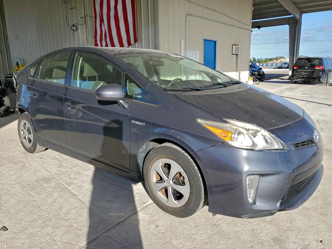 2015 TOYOTA PRIUS TWO photo 4