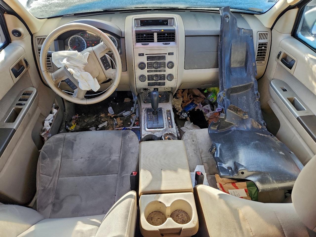 2012 FORD ESCAPE XLT photo 17