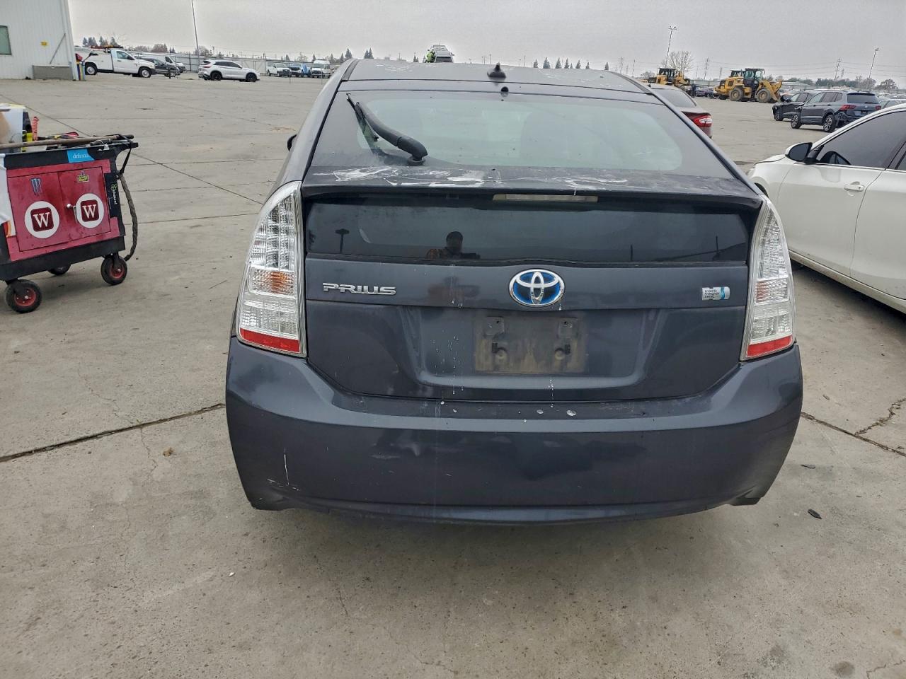 2010 TOYOTA PRIUS photo 6
