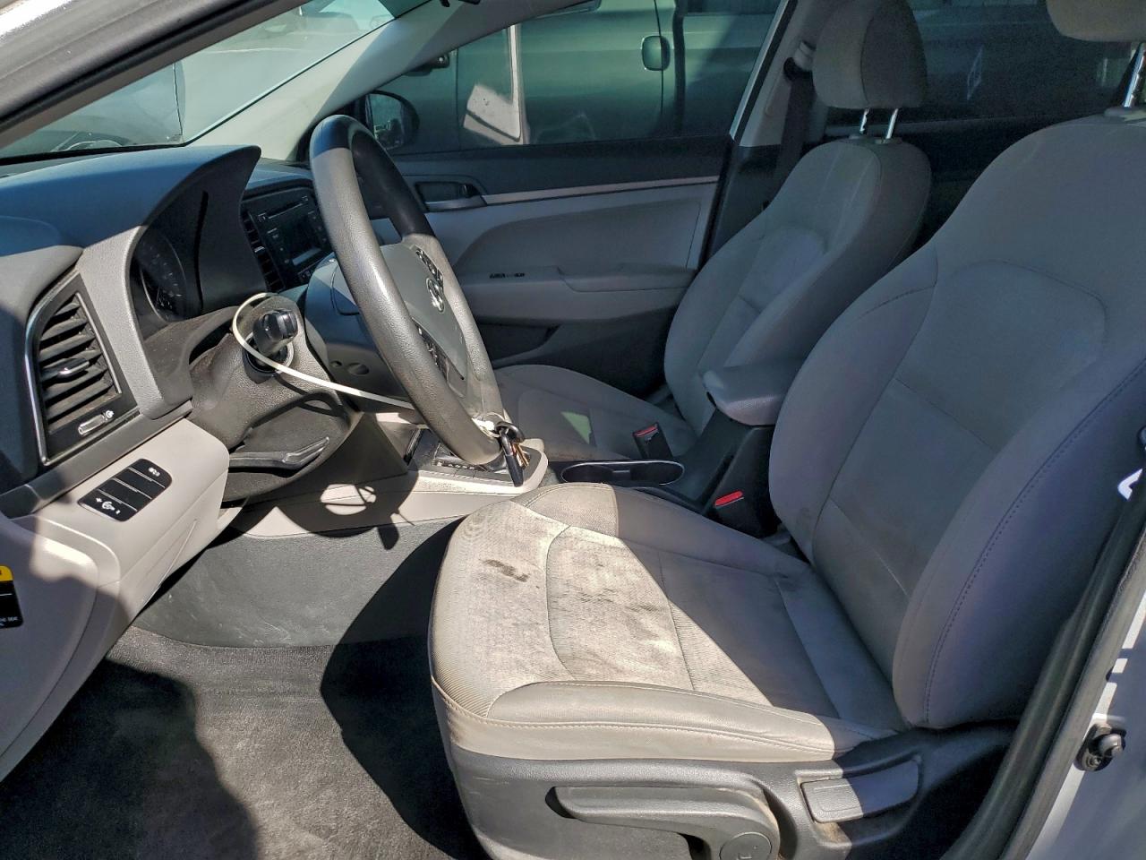 2017 HYUNDAI ELANTRA SE photo 7