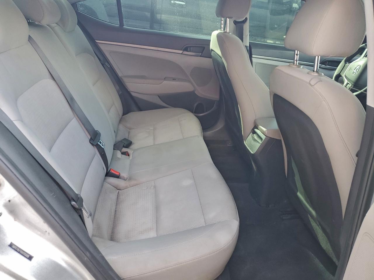 2017 HYUNDAI ELANTRA SE photo 10