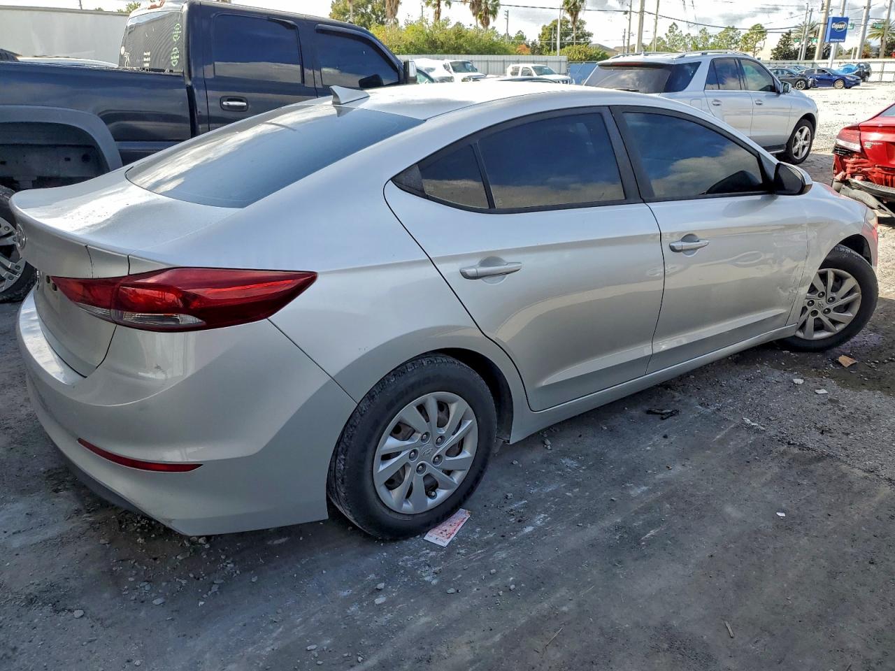2017 HYUNDAI ELANTRA SE photo 3