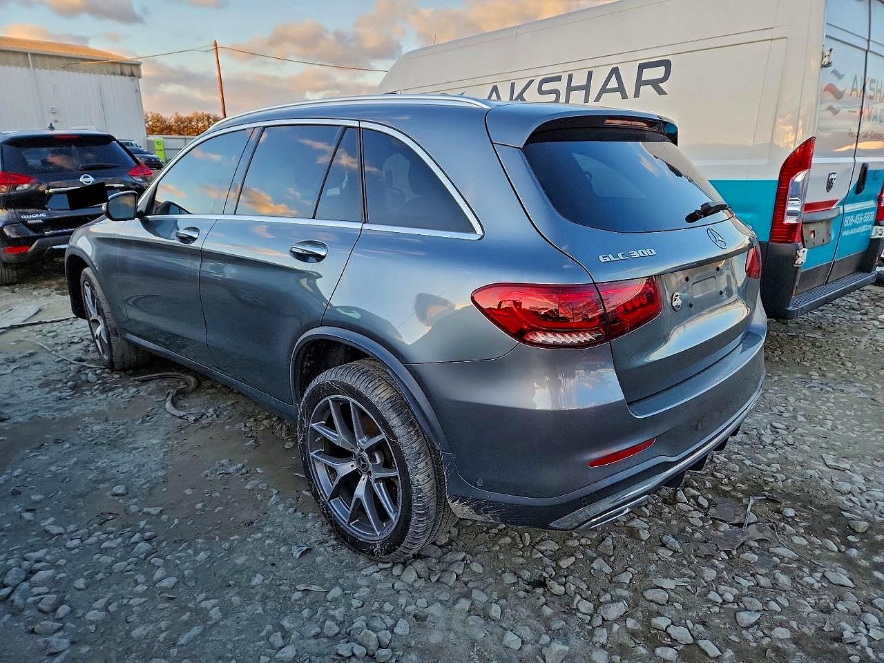 2021 MERCEDES-BENZ GLC 300 4MATIC photo 2