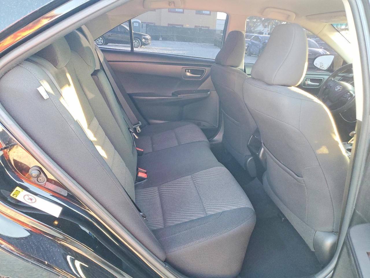 2017 TOYOTA CAMRY LE photo 10