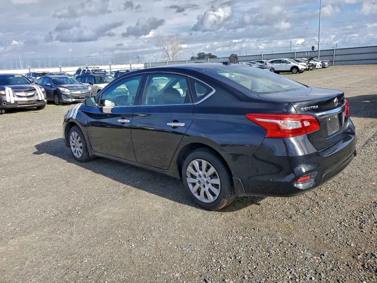 2017 NISSAN SENTRA photo 2
