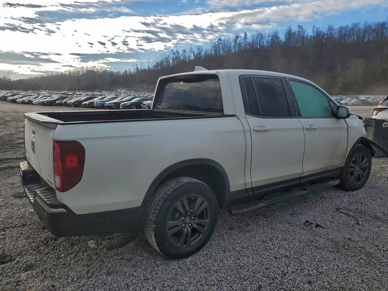 2019 HONDA RIDGELINE SPORT photo 3