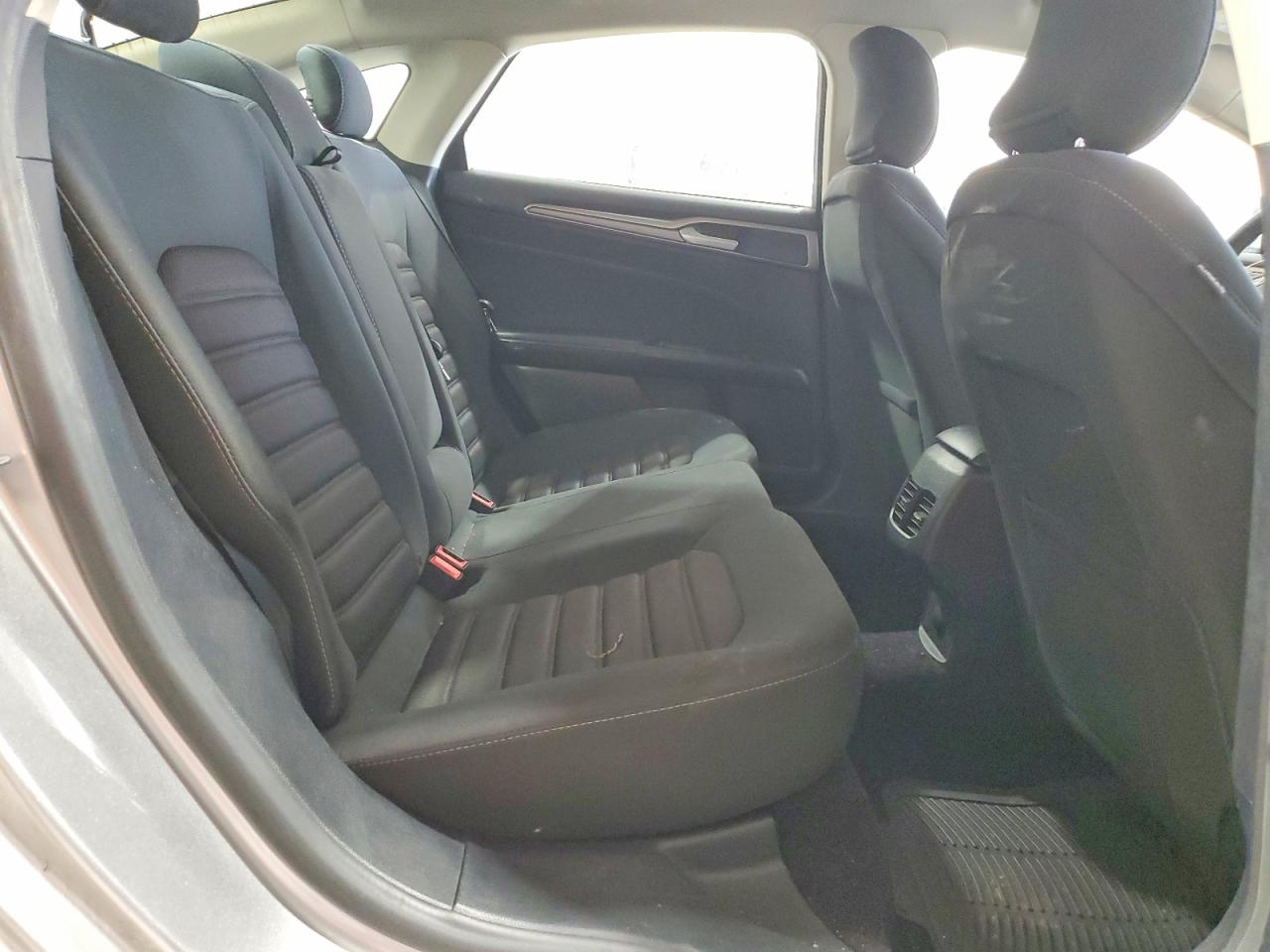 2017 FORD FUSION SE photo 10