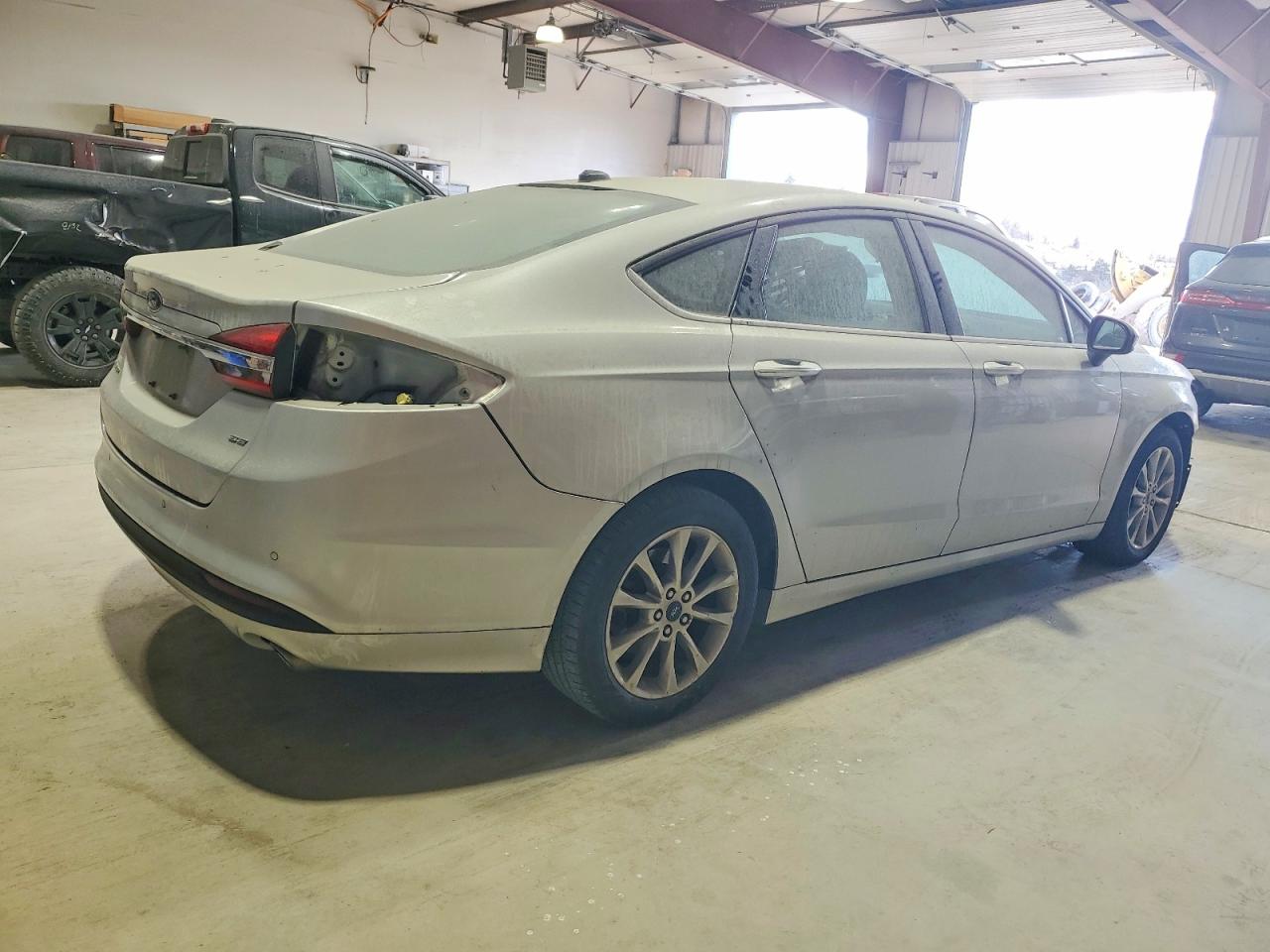 2017 FORD FUSION SE photo 3