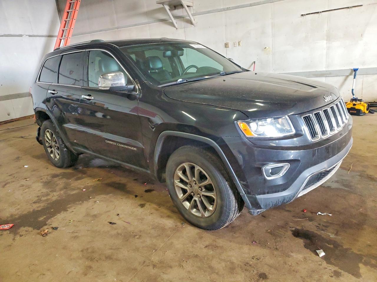 2015 JEEP GRAND CHEROKEE LIMITED photo 4