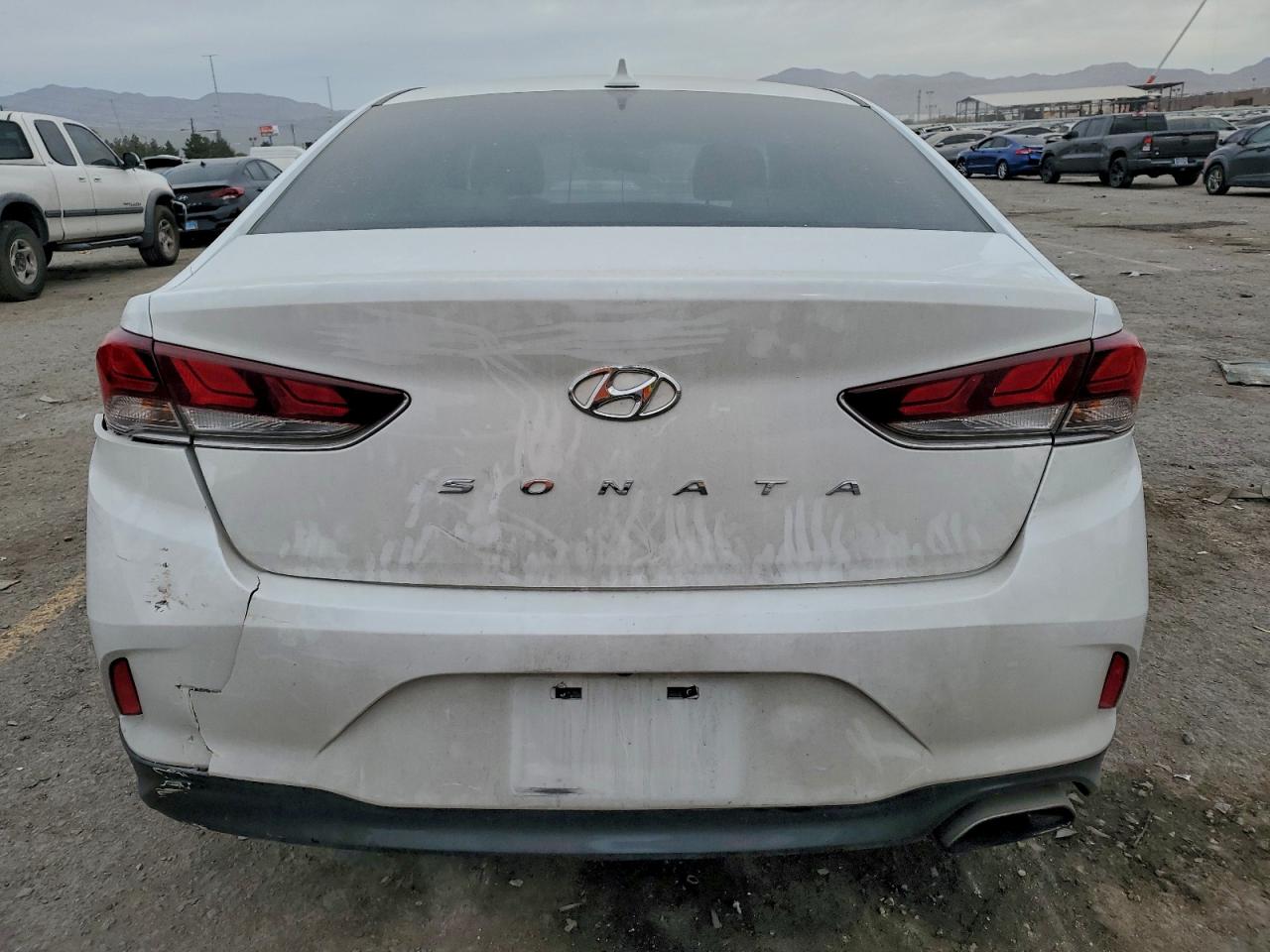 2018 HYUNDAI SONATA SE photo 6