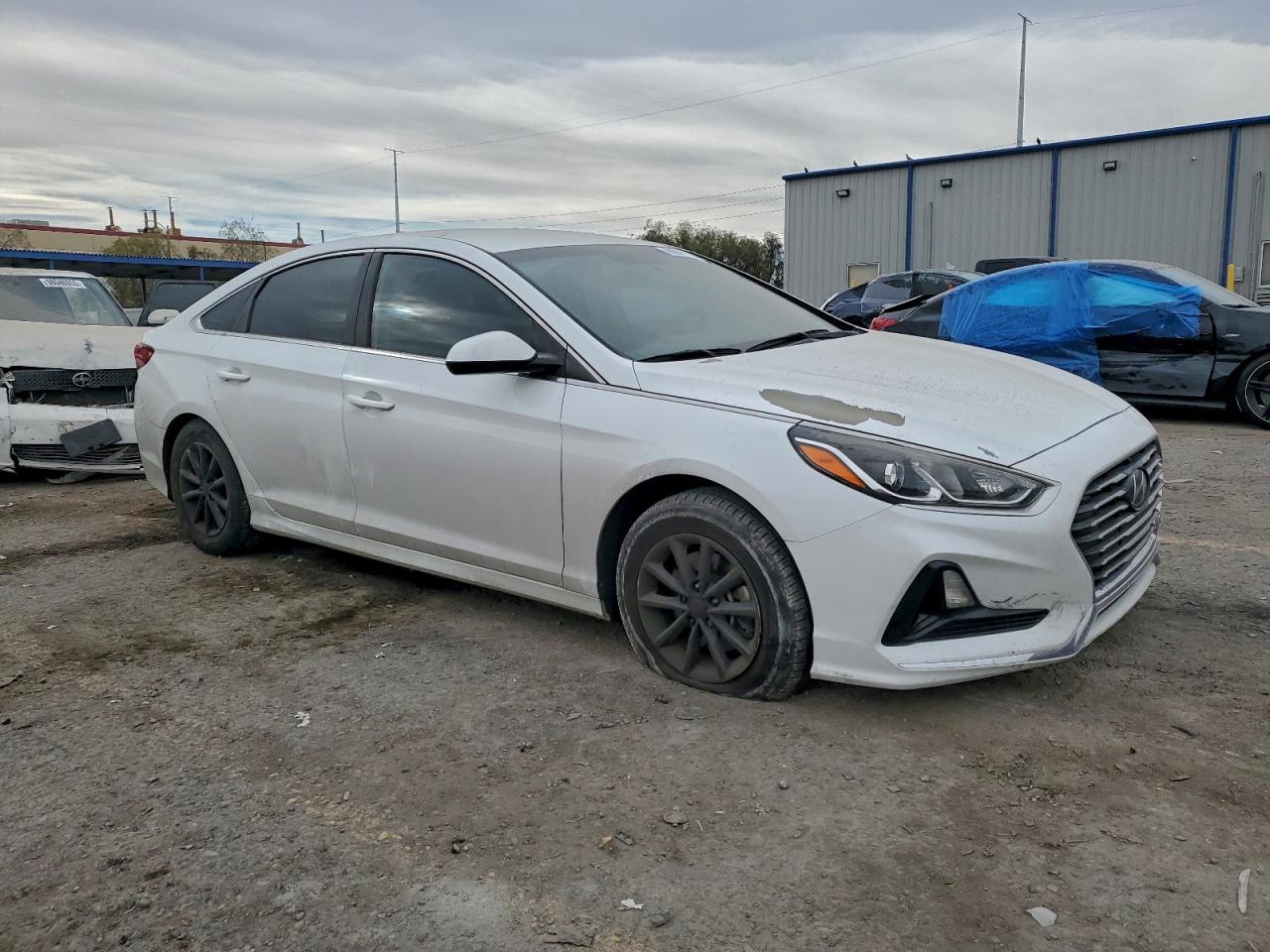 2018 HYUNDAI SONATA SE photo 4