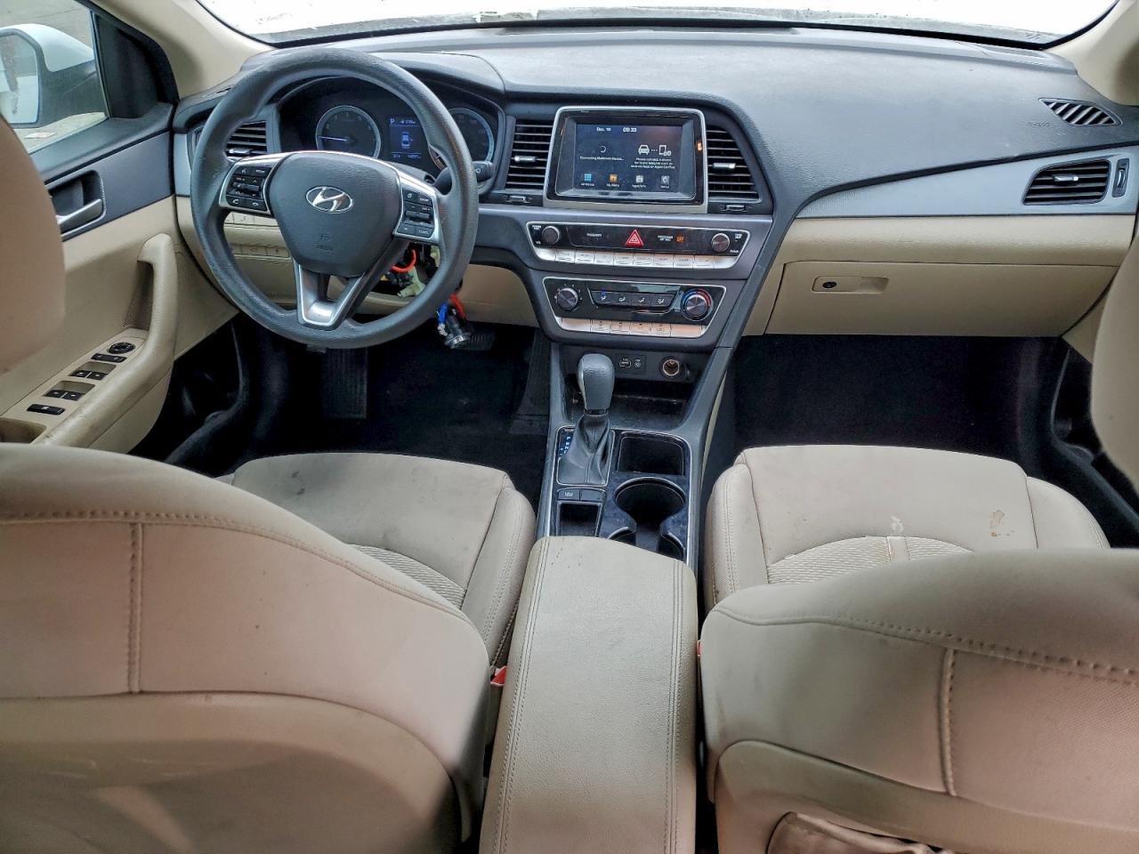 2018 HYUNDAI SONATA SE photo 8