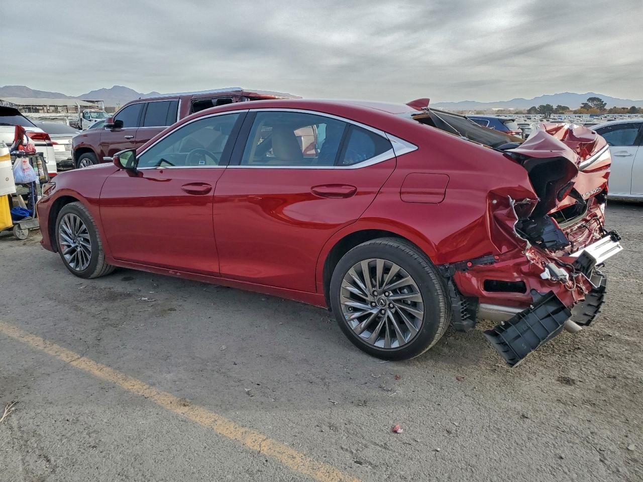 2024 LEXUS ES 300H BASE photo 2