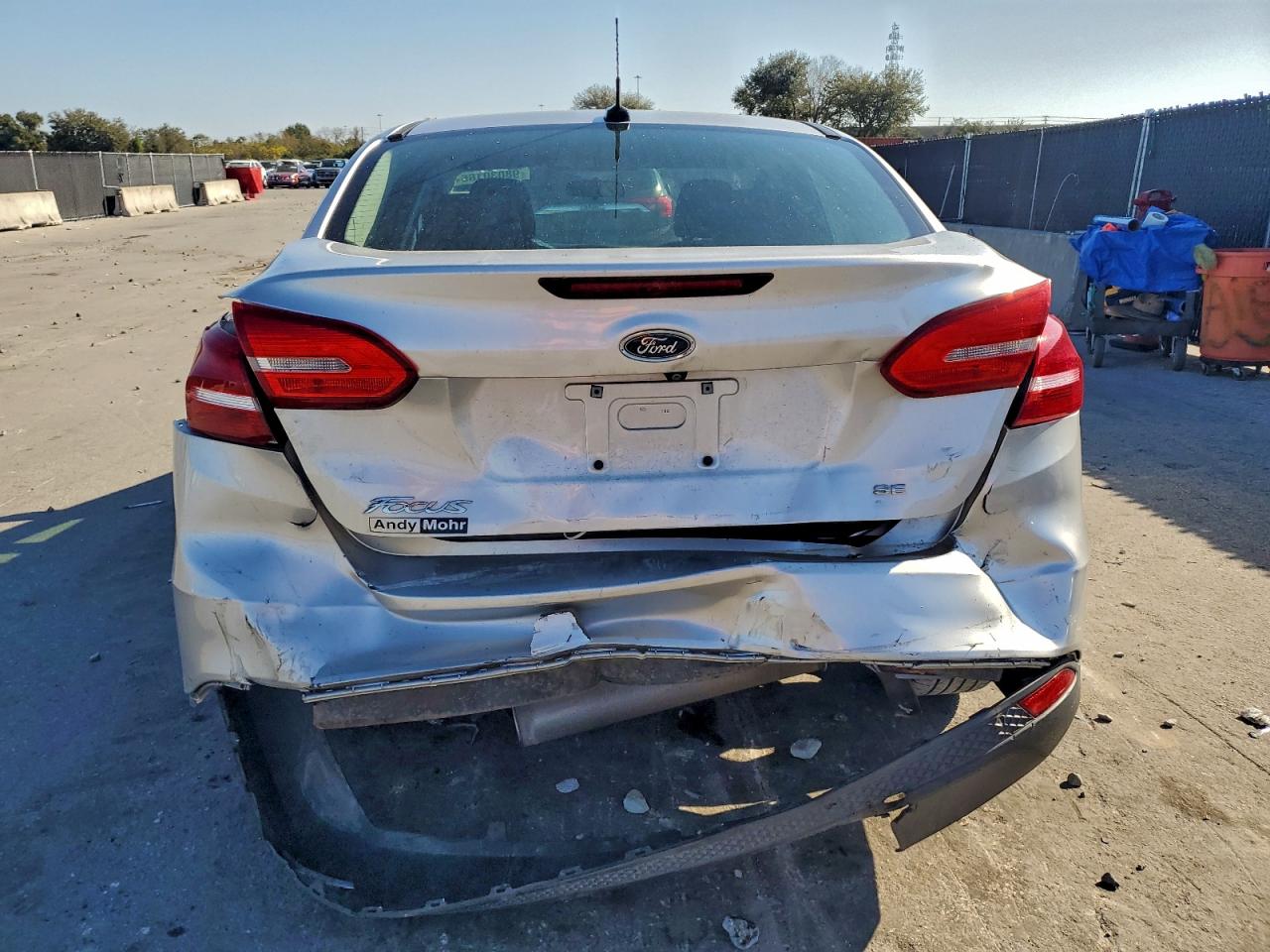 2017 FORD FOCUS SE photo 6