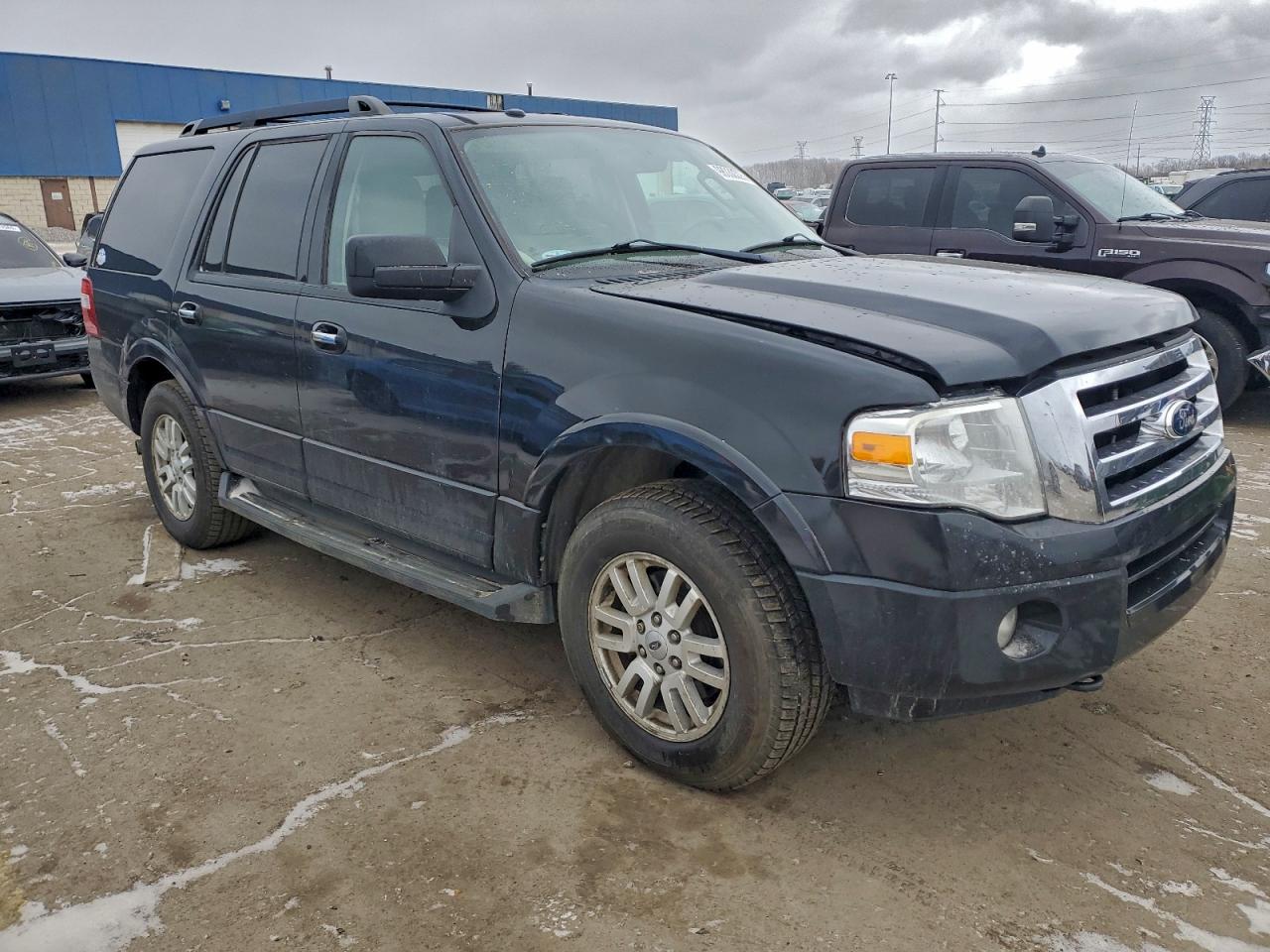 2013 FORD EXPEDITION XLT photo 4
