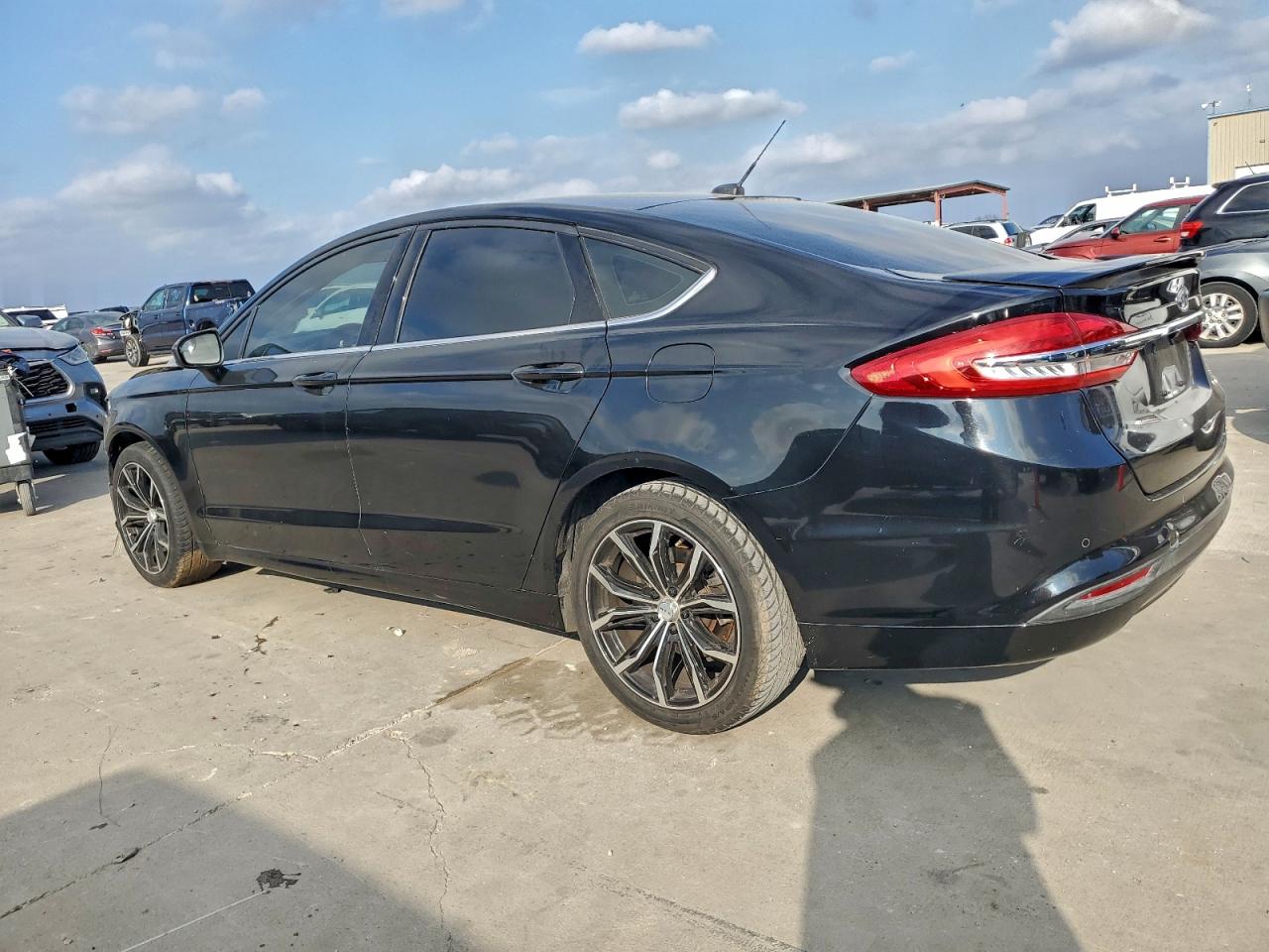2017 FORD FUSION SE photo 2
