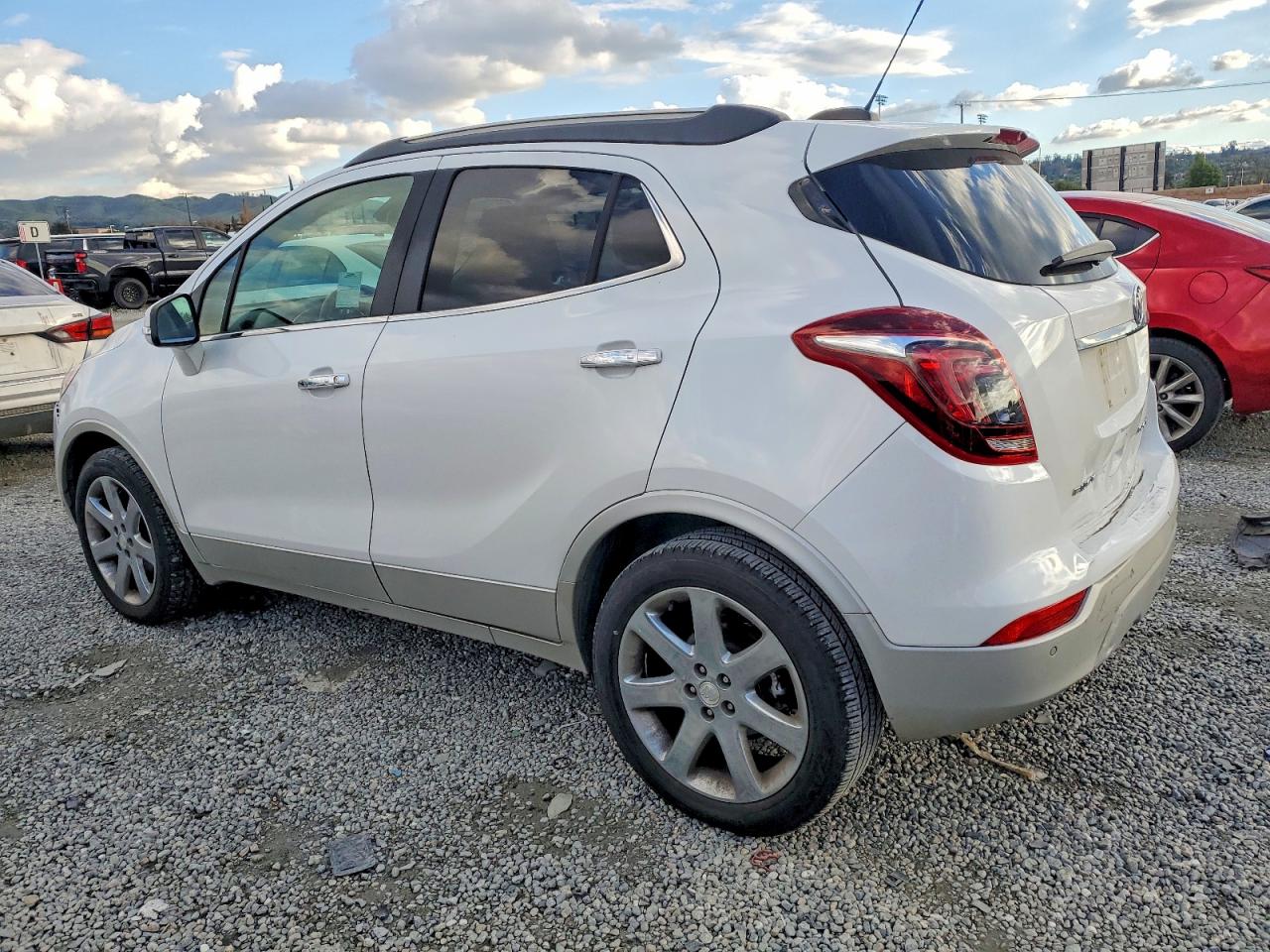 2017 BUICK ENCORE PREMIUM photo 2