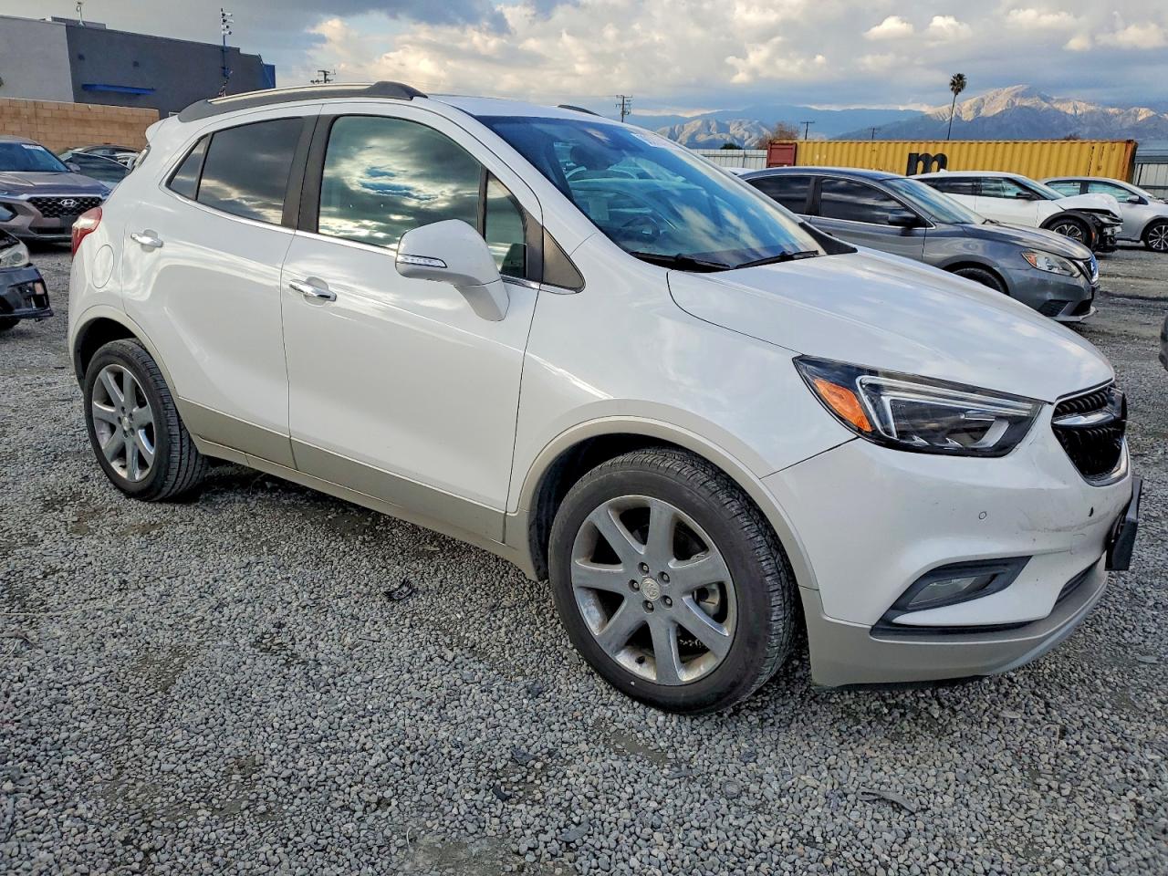 2017 BUICK ENCORE PREMIUM photo 4