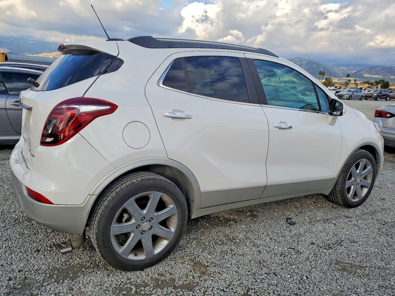2017 BUICK ENCORE PREMIUM photo 3