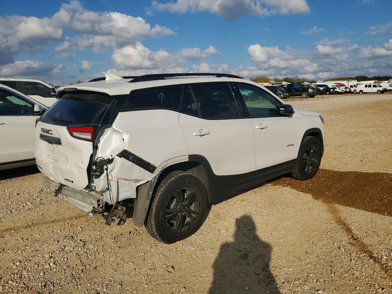 2024 GMC TERRAIN AT4 photo 3