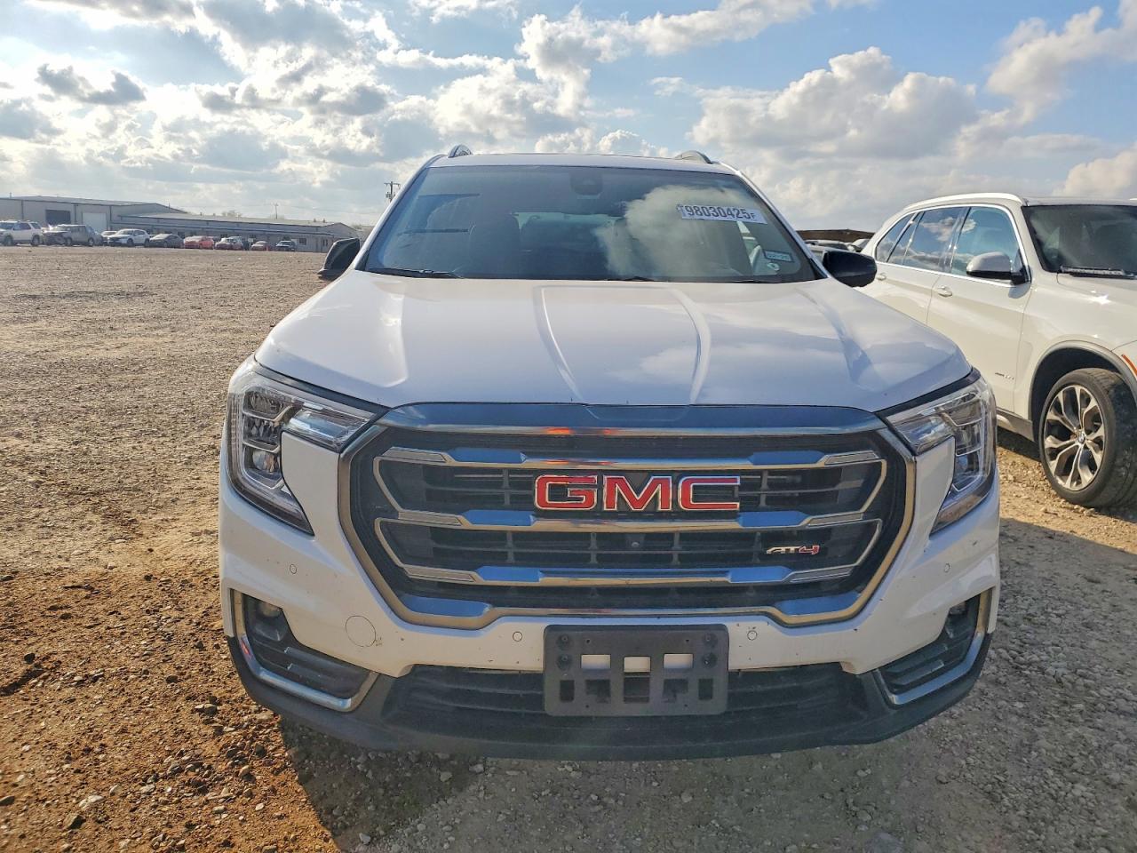 2024 GMC TERRAIN AT4 photo 5