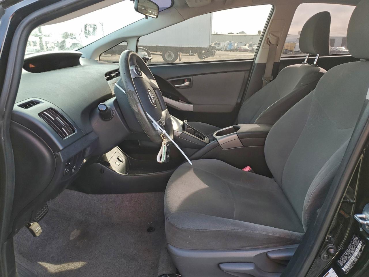 2013 TOYOTA PRIUS photo 7