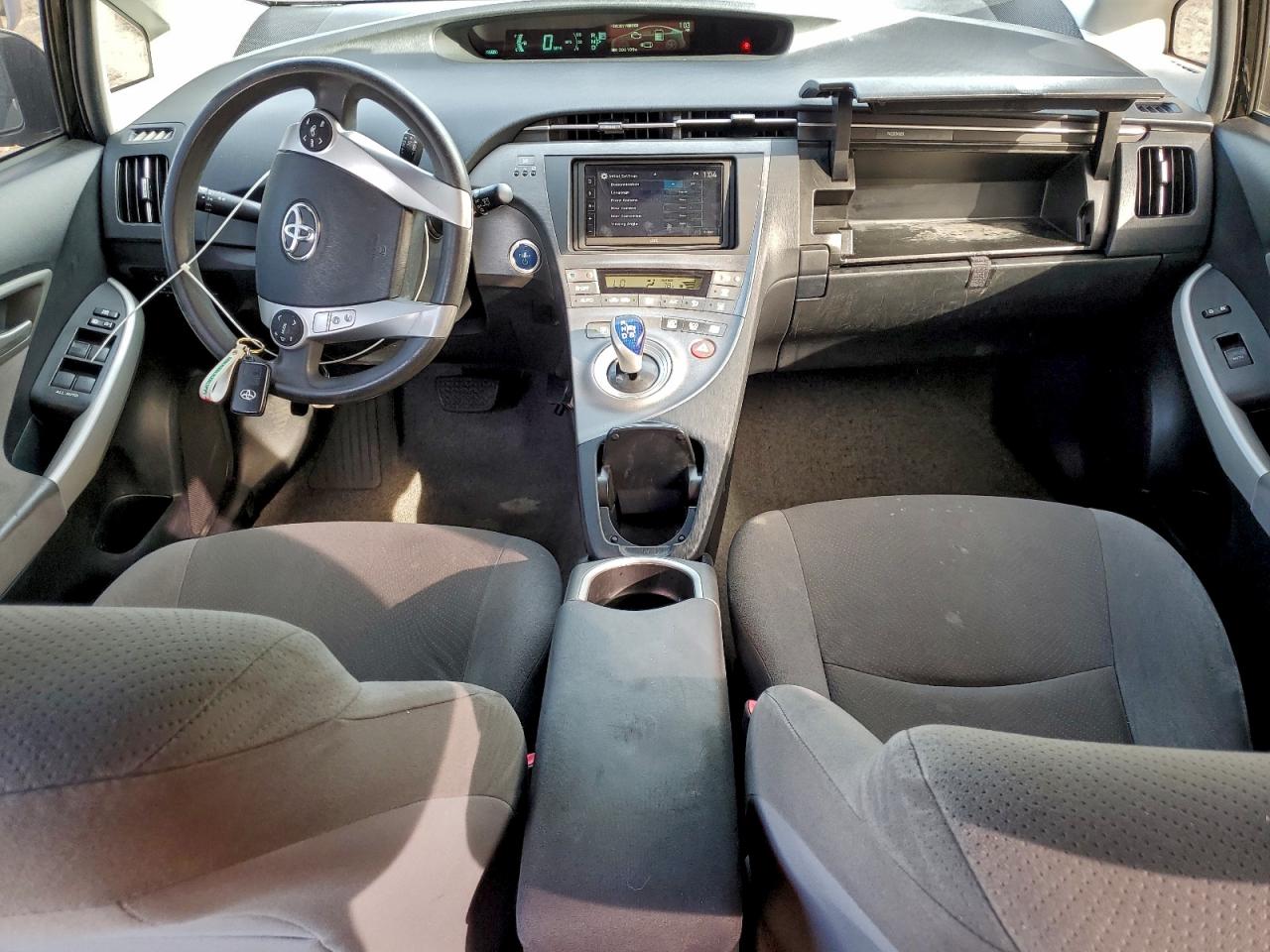 2013 TOYOTA PRIUS photo 8