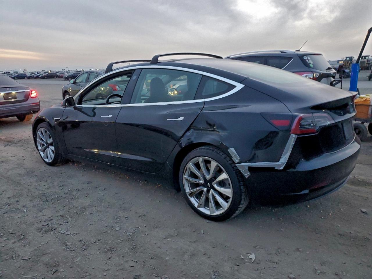 2018 TESLA MODEL 3 photo 2