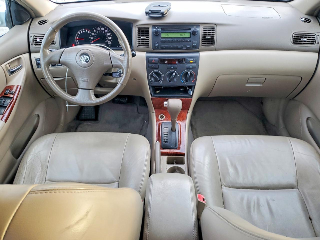 2005 TOYOTA COROLLA CE photo 8