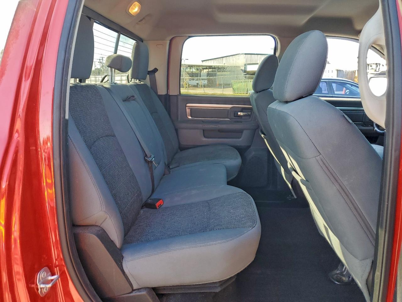 2016 RAM 1500 SLT photo 21