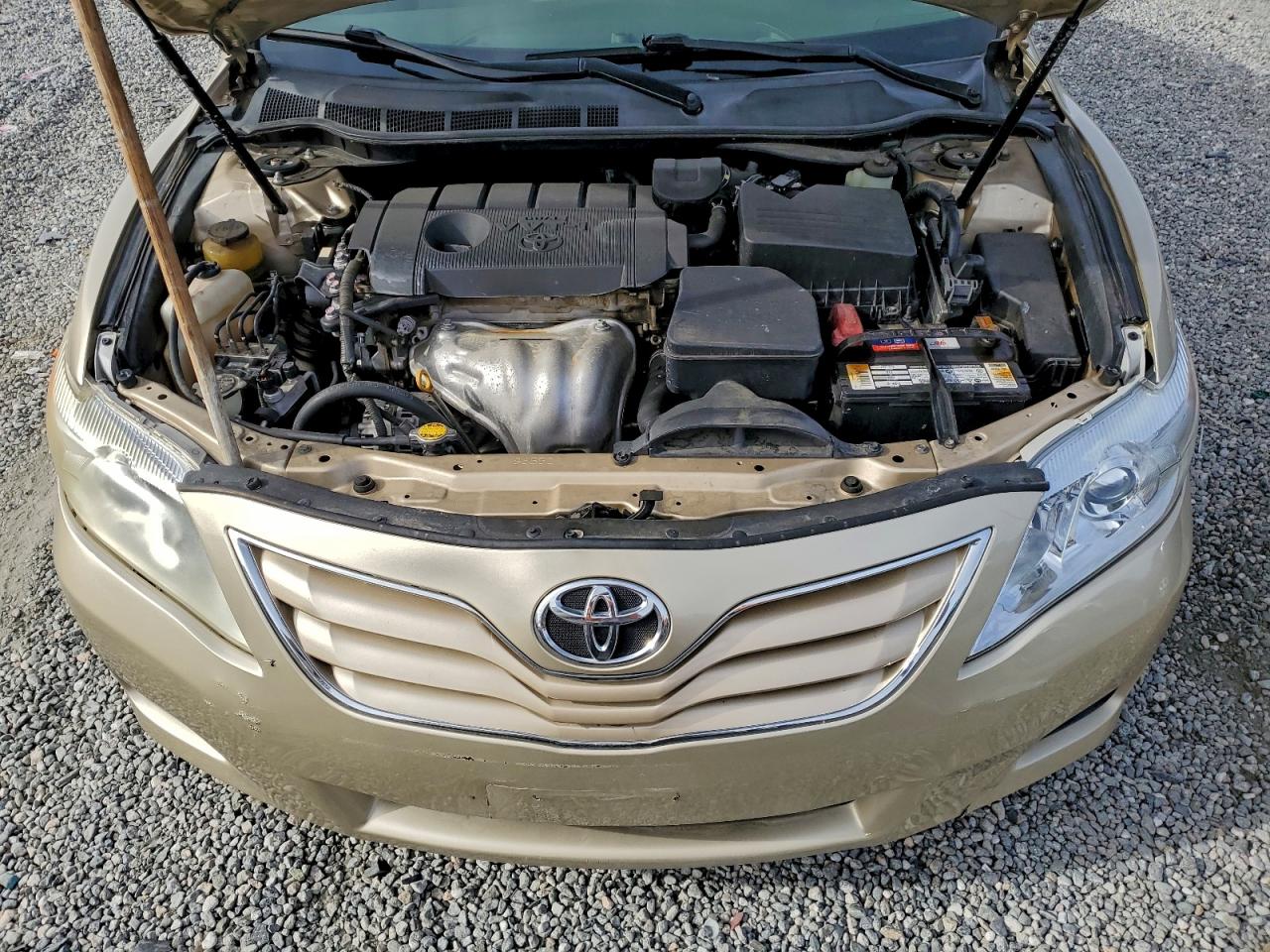 2011 TOYOTA CAMRY BASE photo 21