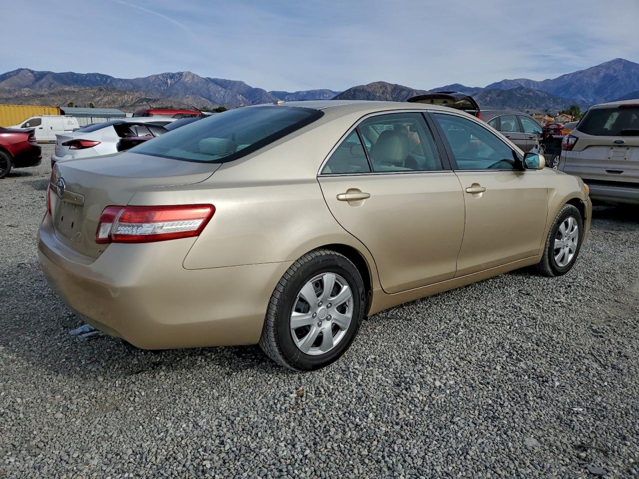 2011 TOYOTA CAMRY BASE photo 5