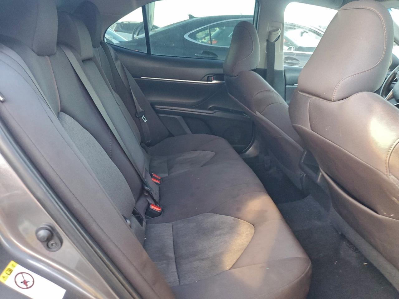 2018 TOYOTA CAMRY L photo 10