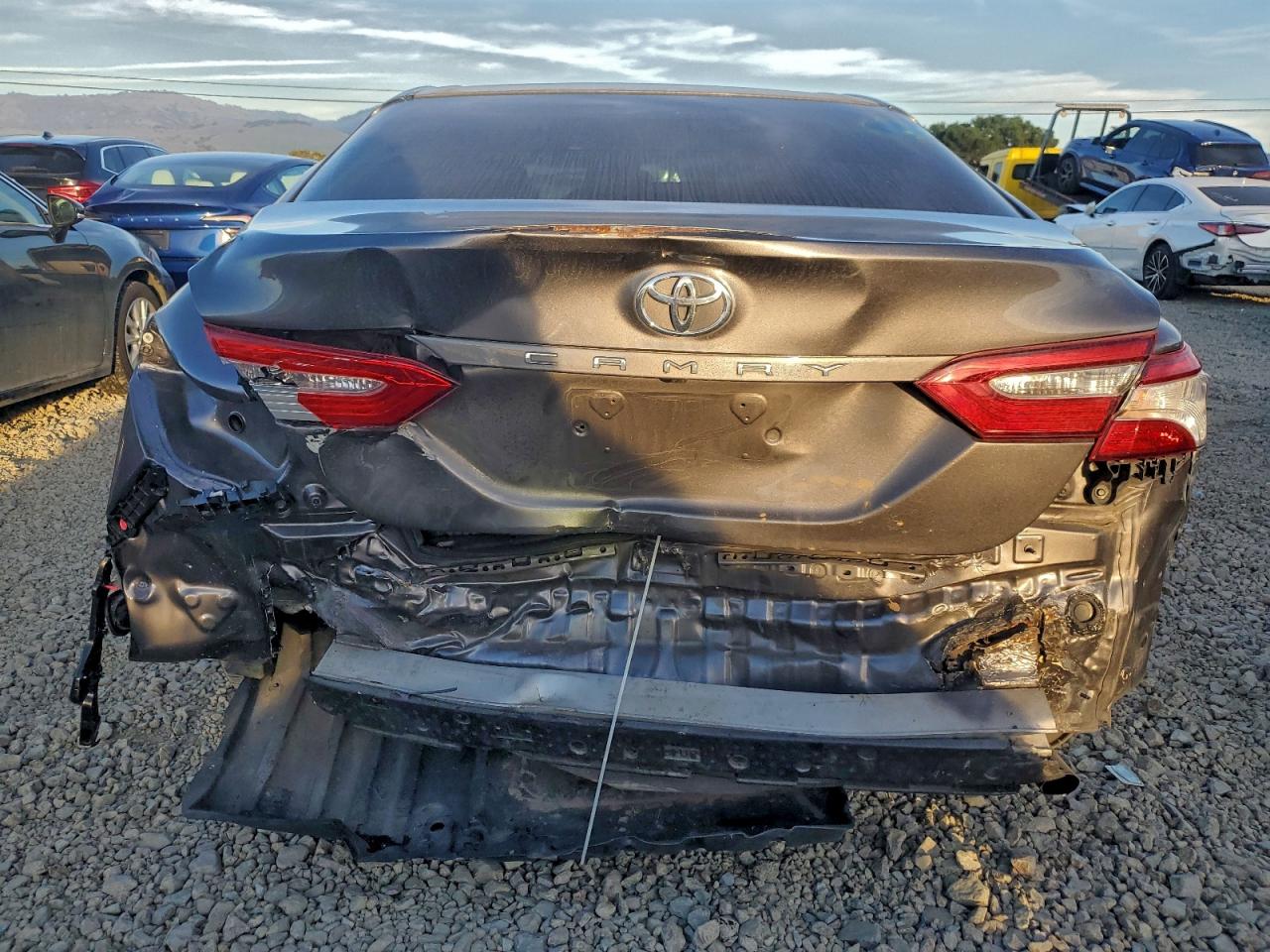 2018 TOYOTA CAMRY L photo 6