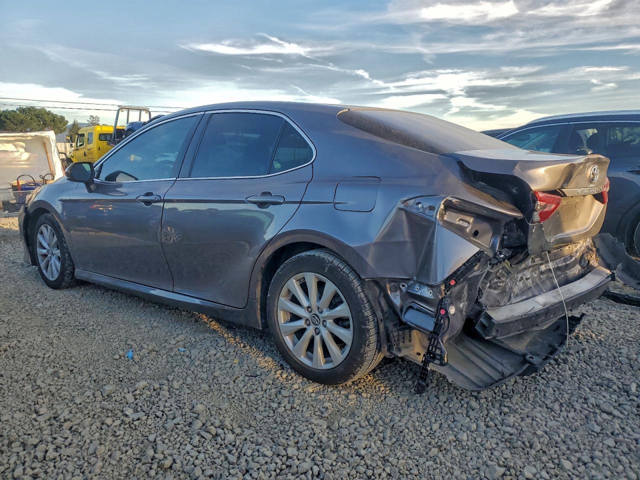 2018 TOYOTA CAMRY L photo 2