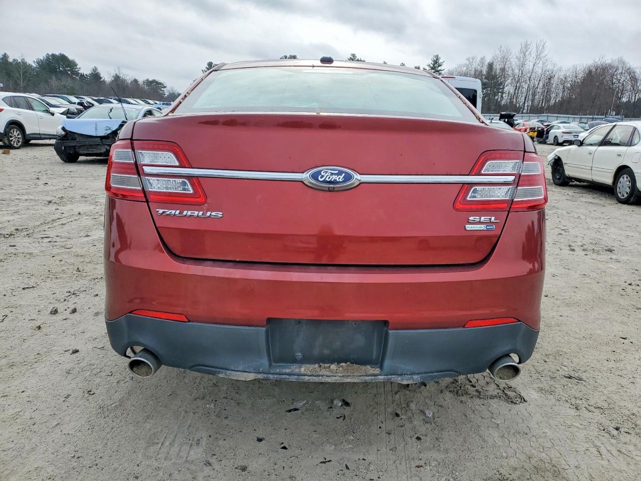 2014 FORD TAURUS photo 11
