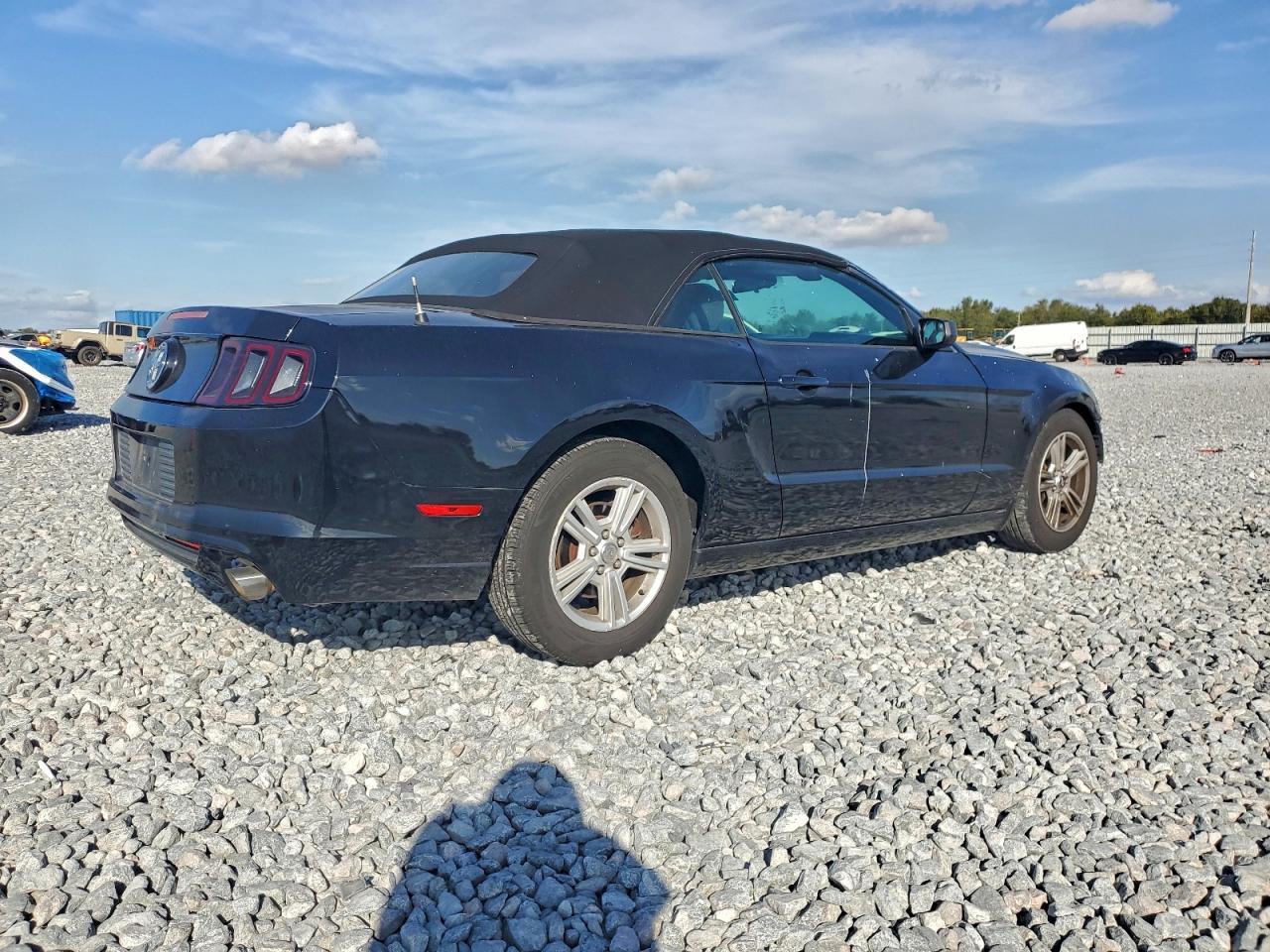 2014 FORD MUSTANG photo 3