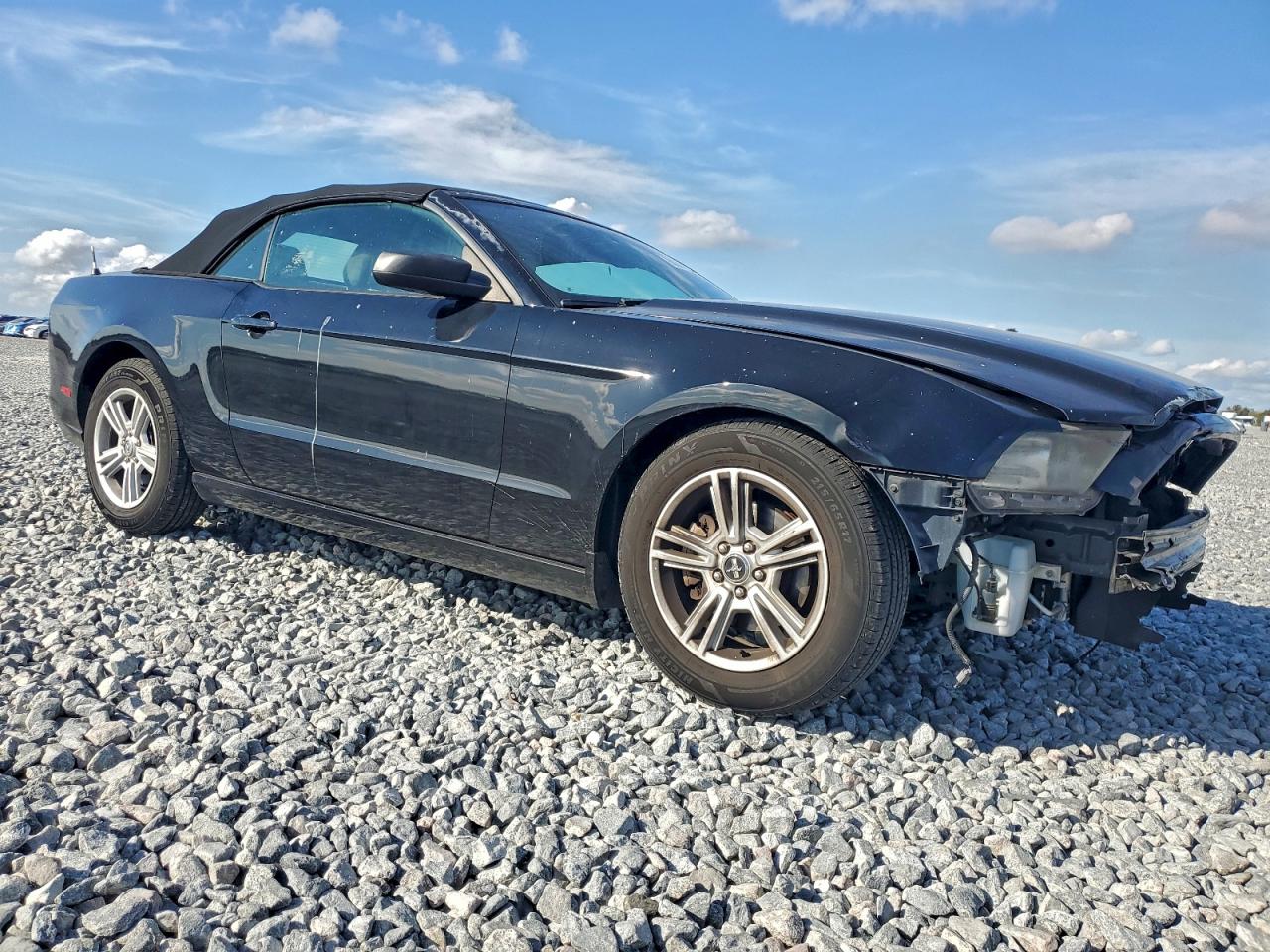 2014 FORD MUSTANG photo 4