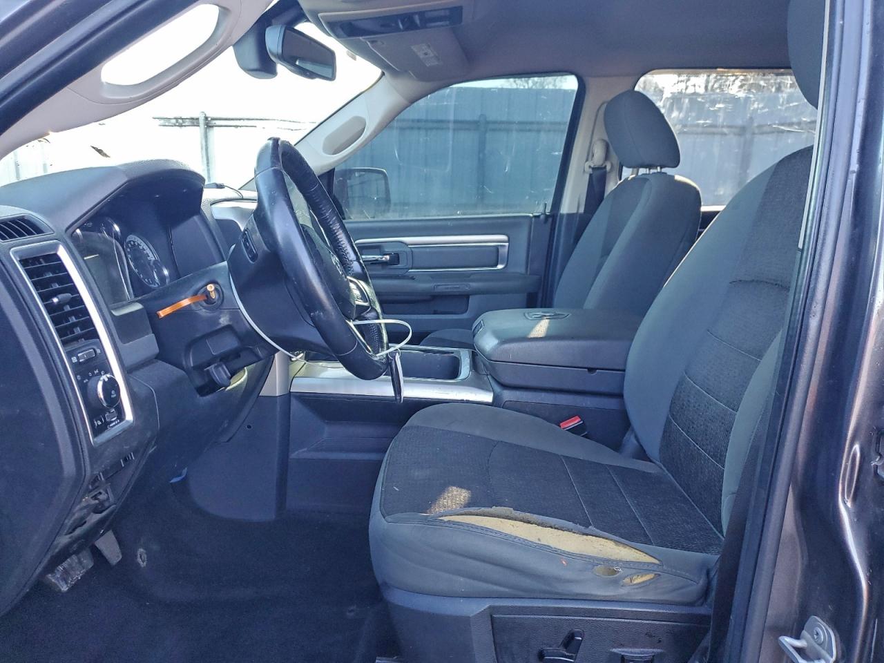 2018 RAM 1500 SLT photo 7