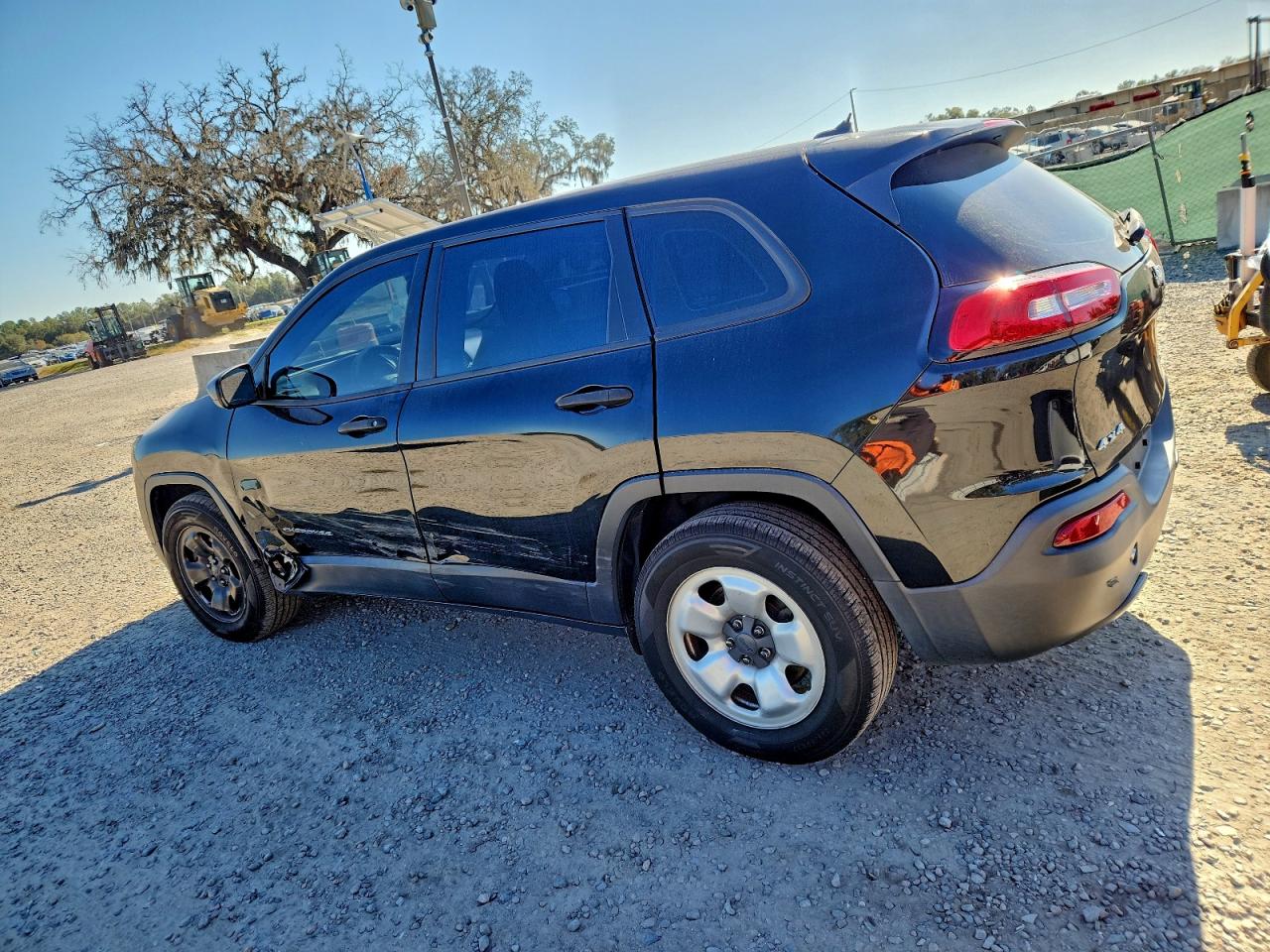 2015 JEEP CHEROKEE SPORT photo 2