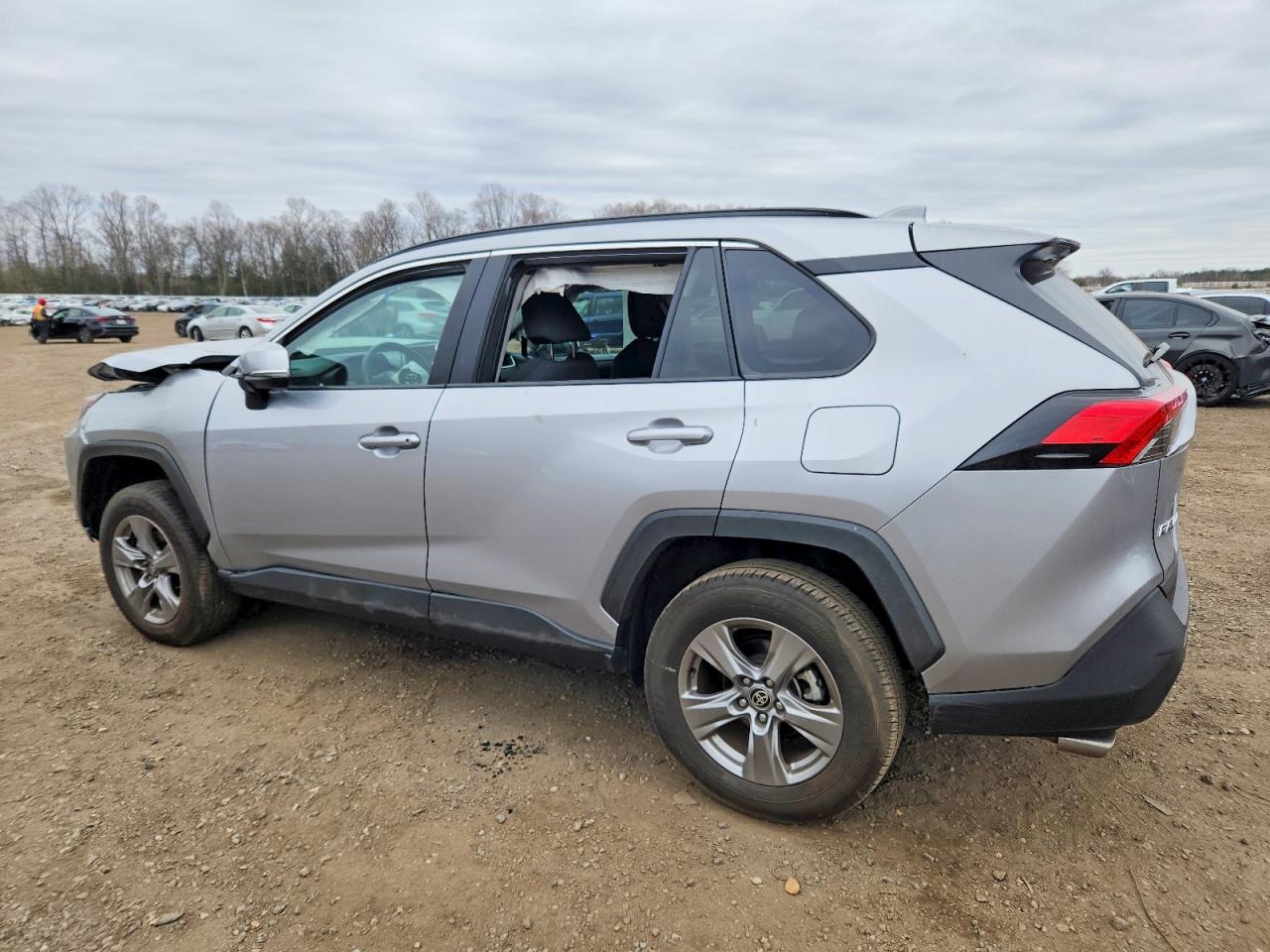 2025 TOYOTA RAV4 XLE photo 2