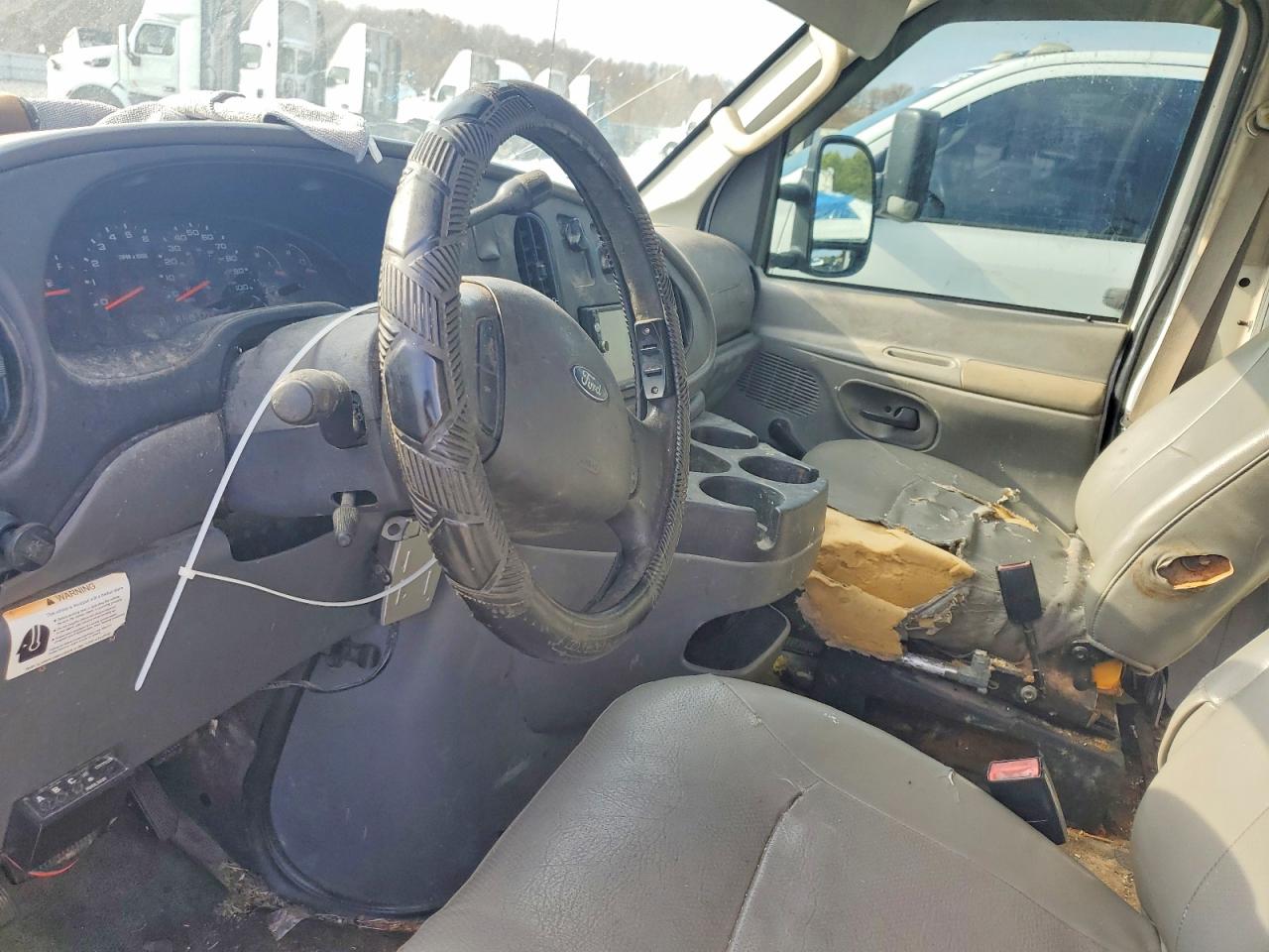 2008 FORD ECONOLINE E350 SUPER DUTY CUTAWAY VAN photo 8