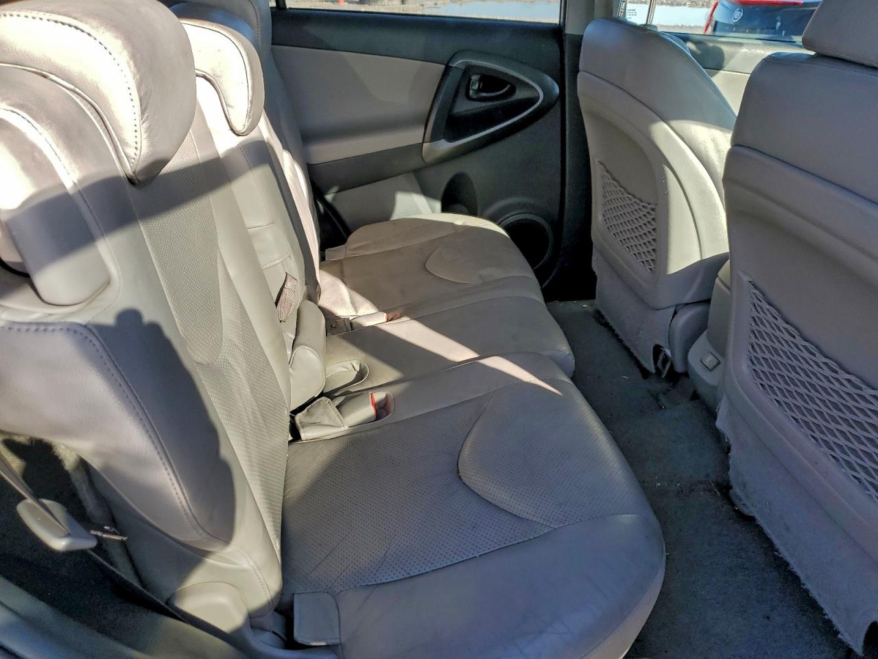 2010 TOYOTA RAV4 LIMITED photo 28